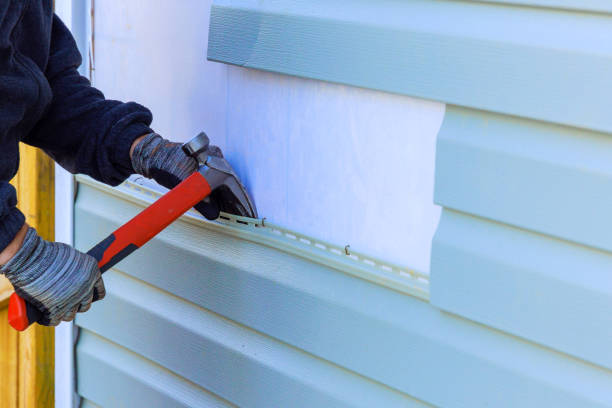 Reliable Emergency Siding Repair contractor in Issaquah, WA by Squared Siding
